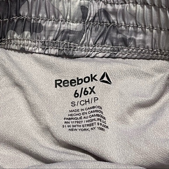 NWT Reebok Gray Silver Camo Print Woven Running Shorts Size 6 - Picture 8 of 10
